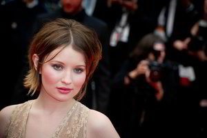 „Miegančiąją gražuolę“ įkūnijusiai E.Browning lengviau buvo vaidinti nuogai, nei su apatiniais