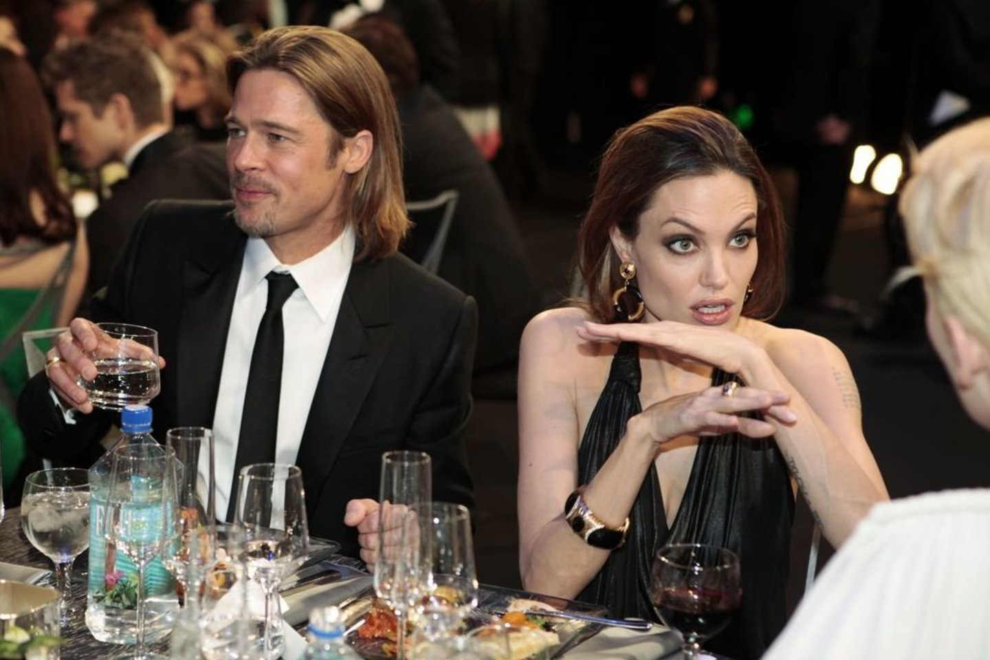 A.Jolie savo elgesiu paneigė gandus apie savo nėštumą.
