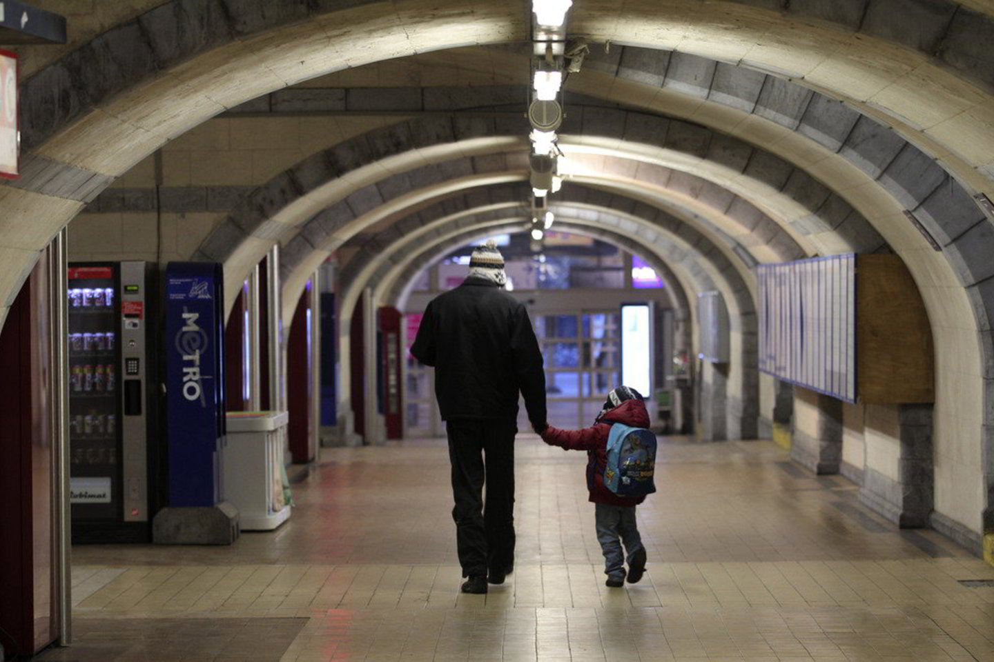 Pirmadienį Briuselio metro vaikščiojo tik pavieniai miestiečiai.