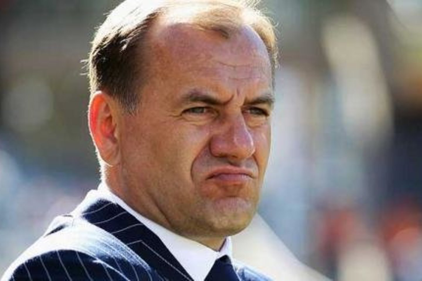 Slovakijos futbolo federacija abipusiu susitarimu nutraukė sutartį su šalies nacionalinės futbolo rinktinės vyriausiuoju treneriu Vladimiru Weissu, kuris ir toliau vadovaus Bratislavos „Slovan“ vienuolikei.