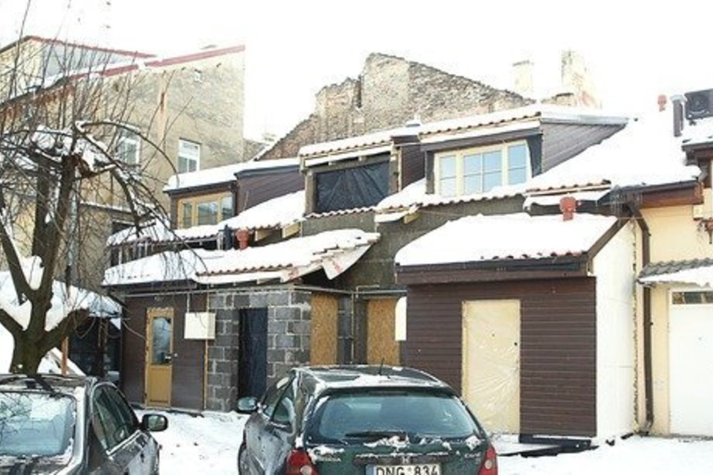 Vilniaus paveldosaugininkai gėrisi šiais K.Masiulio artimųjų atstatytais pastatais sostinės senamiestyje. Dar nelabai seniai čia riogsojusių garažų vietoje greitai turėtų jaukiai įsikurti parlamentaro ir jo brolio vaikai.
