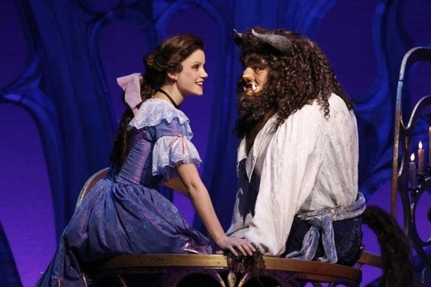 Klasika tapusi pasaka „Gražuolė ir pabaisa“, patekusi į „Disney“ rankas, atgimė ne tik kino teatrų ekranuose, bet ir teatro scenoje.