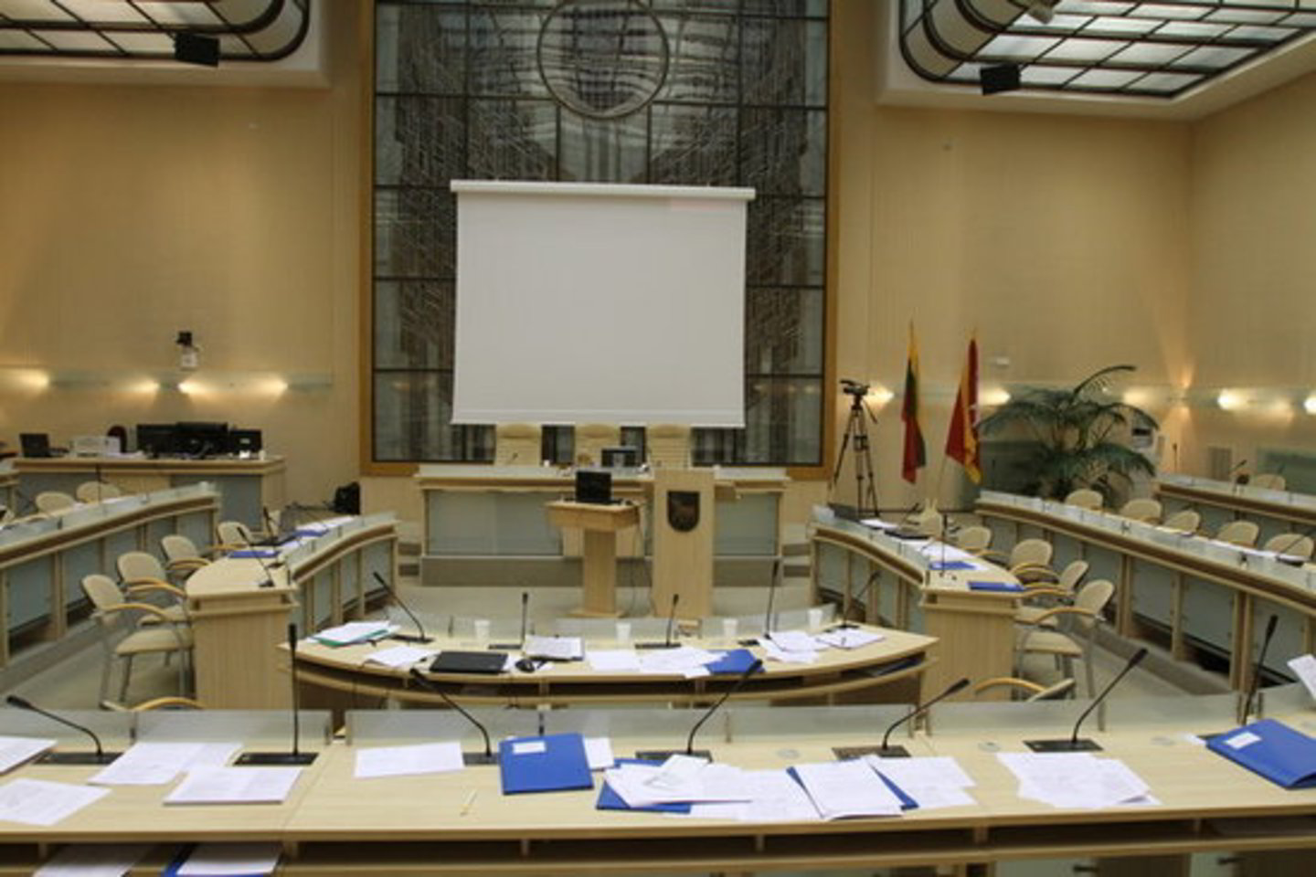 A.Kupčinskas nepasakė, ar valdančioji koalicija stengsis vicemero postą išlaikyti, siūlydama jį užimti savajam nariui, ar patikės mero pavaduotojo pareigas kurios nors opozicinės frakcijos atstovui.