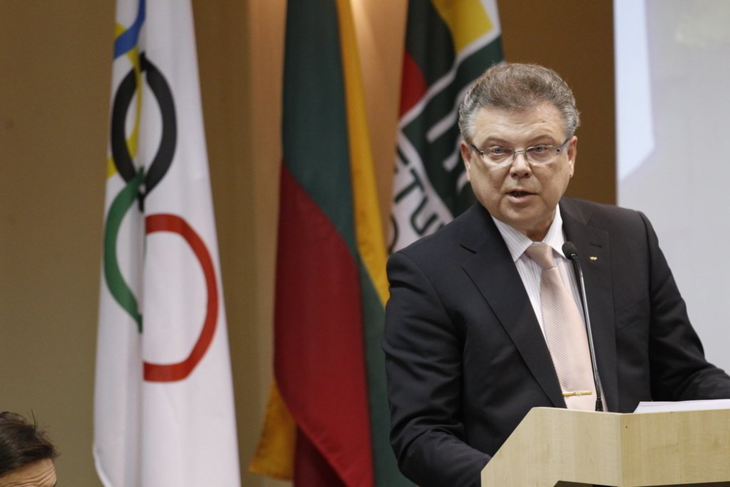 A.Poviliūną Rusijos milijonierius V.Aminovas per spaudą kaltina kyšio ar paslaugų prašymu.