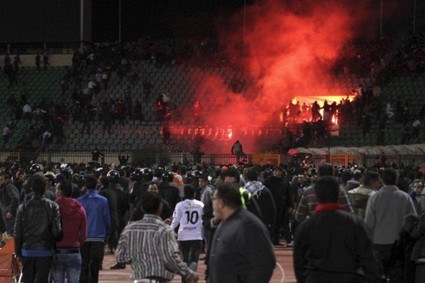 Po stadione kilusių riaušių policija sulaikė 47 asmenis.