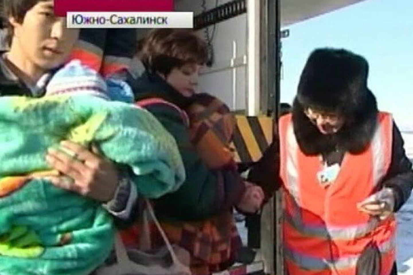 Kai laineris nusileido, daugiavaikės mamos su naujagimiu jau laukė oro uosto medicinos punkto darbuotojai ir greitosios pagalbos medikai.