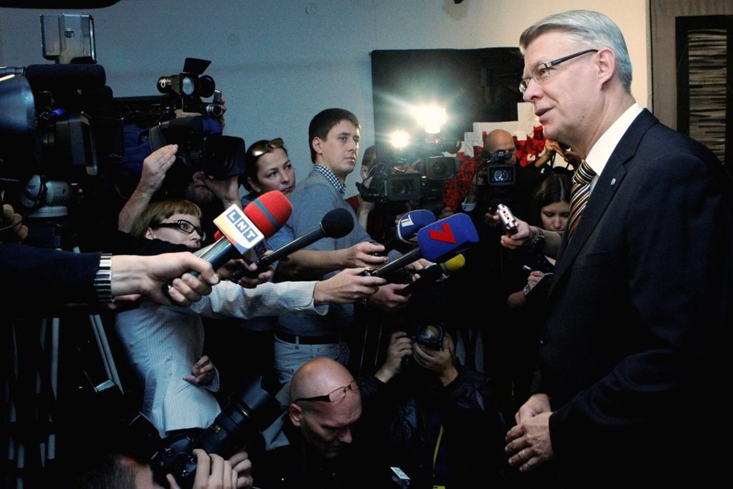 Keliomis griežtomis frazėmis apsikeitė buvęs šalies prezidentas V.Zatleras ir keli opozicinės frakcijos nariai.