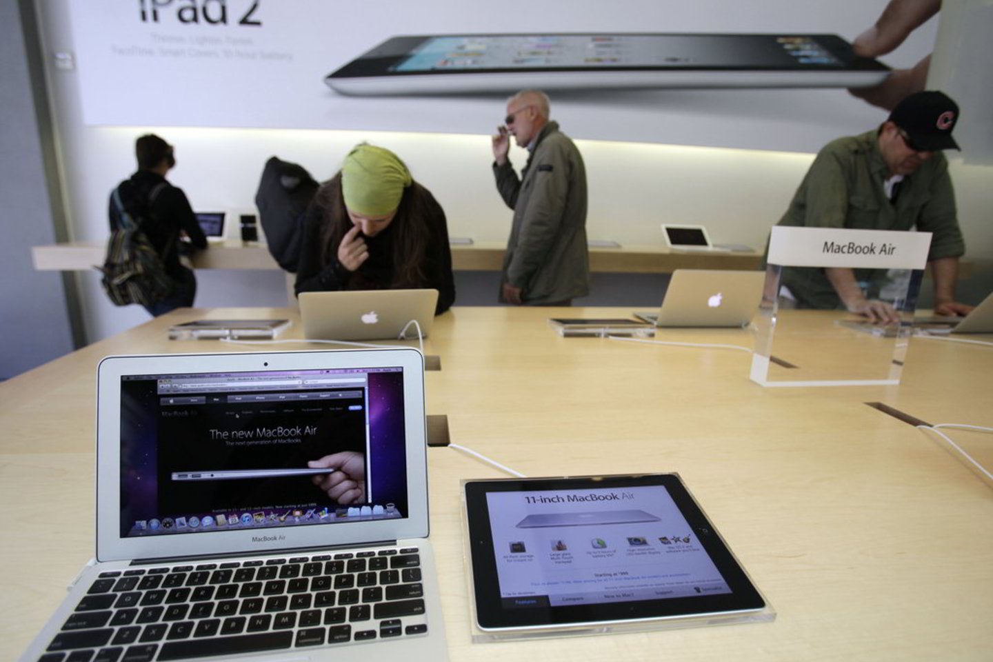 Akivaizdu, kad „Apple“ labai stengiasi, kad ateity jų įrenginiams nebereikėtų klaviatūros.
