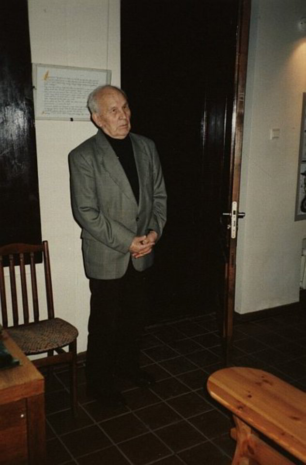 A.Vengris M. ir J. Šlapelių muziejuje 2002-aisiais.