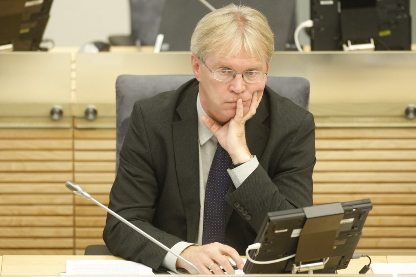 Pasak projektus pristačiusio socialinės apsaugos ir darbo ministro Donato Jankausko, jais buvo siekiama mažinti nelegalaus darbo mastą Lietuvoje, nelegalią imigraciją uždraudžiant nelegaliai esančių Lietuvoje trečiųjų šalių piliečių darbą.