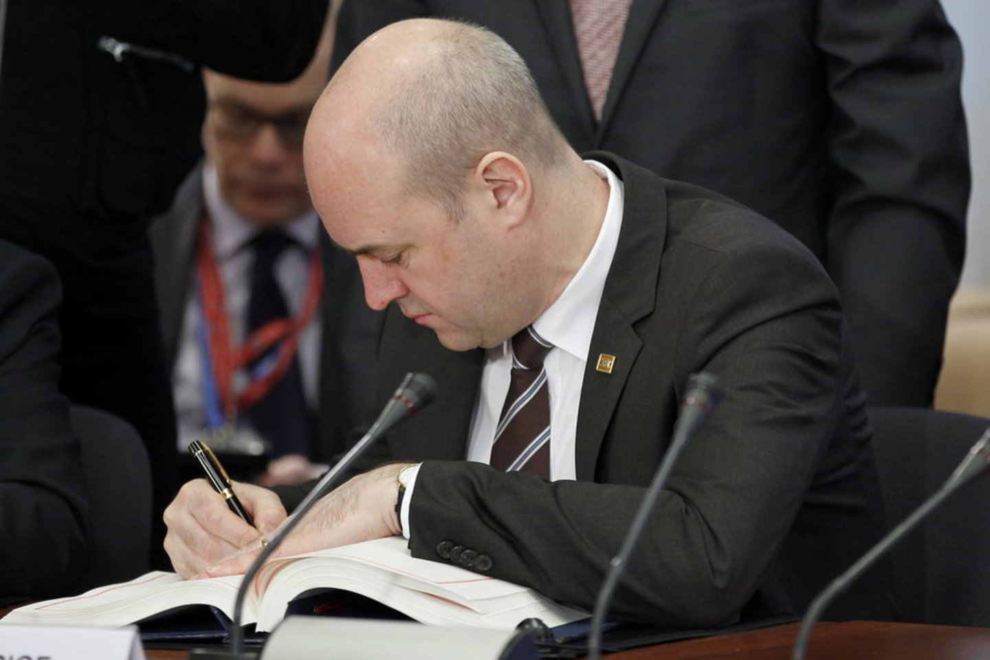 Tarp į skandalą įsivėlusių ministrų yra ministras pirmininkas Fredrickas Reinfeldtas.