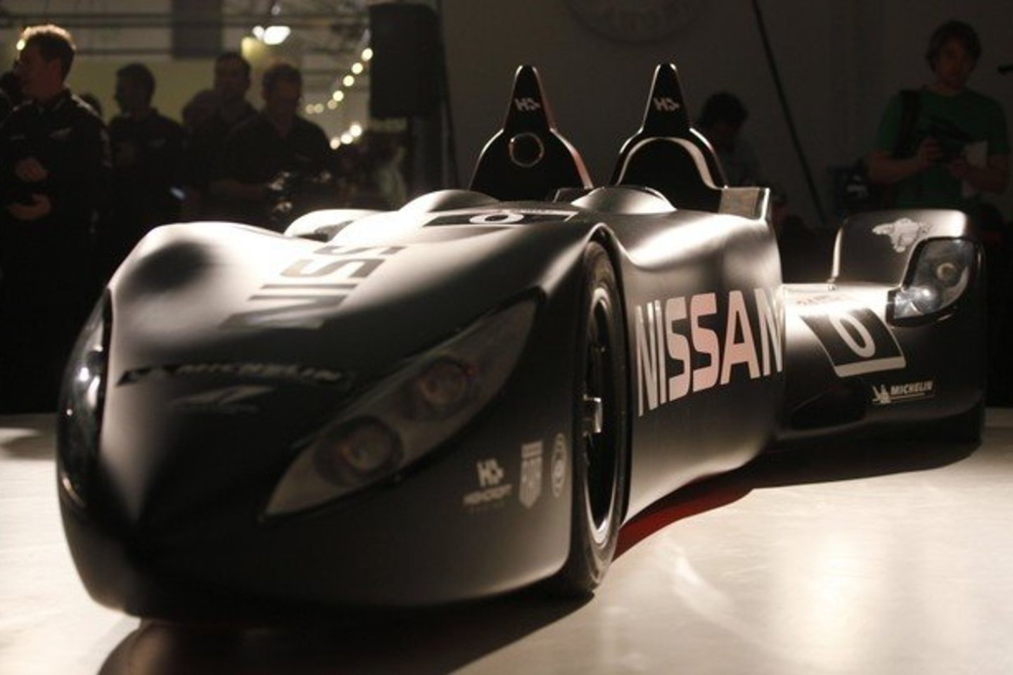 "DeltaWing“ variklis turi perpus mažiau galios, negu įprasti LMP1 klasės bolidai, tačiau ir automobilis yra dvigubai lengvesnis.