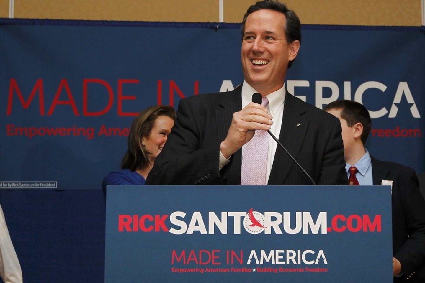 R.Santorumas džiaugiasi pergale pirminiuose rinkimuose.