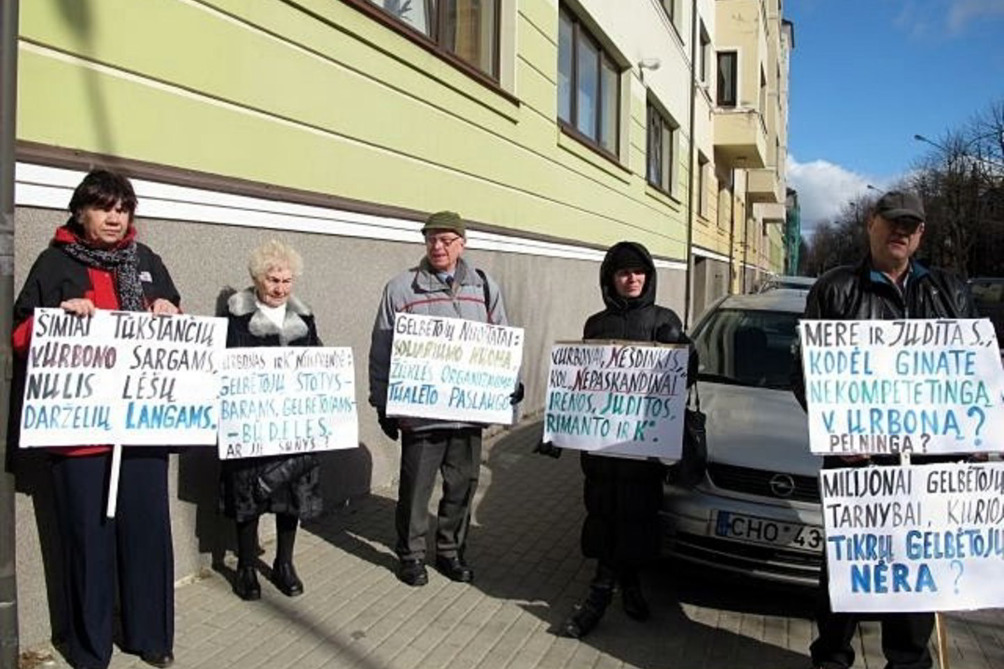 Piketuotojai įsitikinę, kad valdžia dangsto prastai dirbančios tarnybos vadovus.