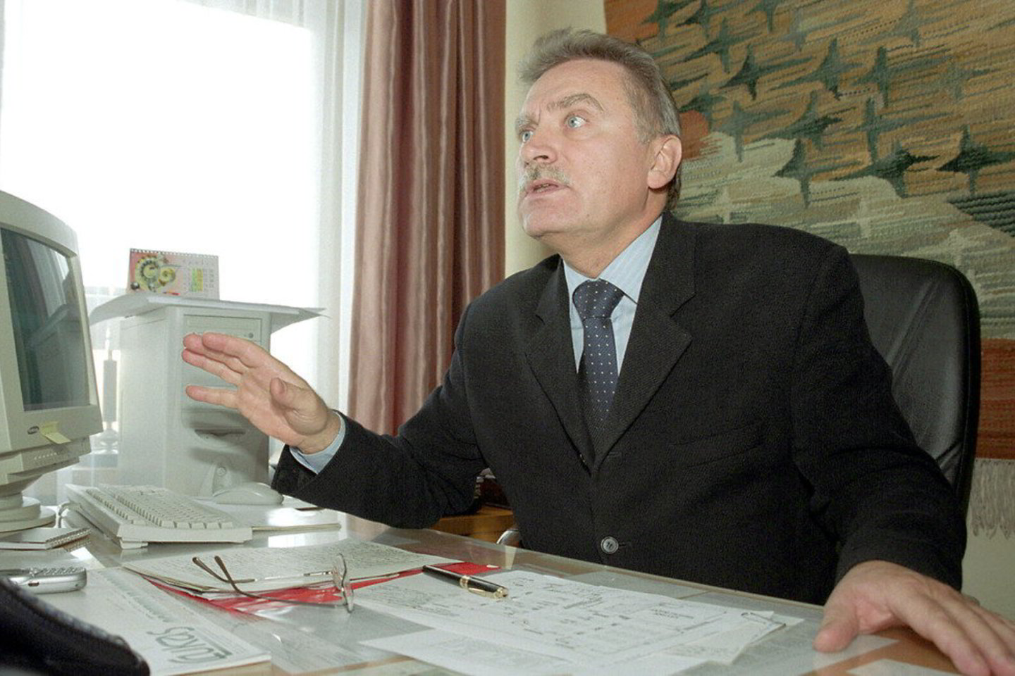 „Viena galiu tikrai pasakyti – tai bus Lietuvoje paskutinė popierinė didžioji enciklopedija“, – pripažino R.Kareckas.