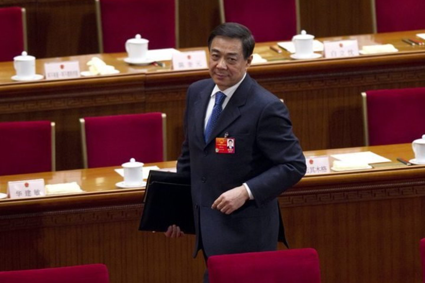 Įtakingas politikas Bo Xilai neteko Čončingo miesto komunistų partijos lyderio posto.