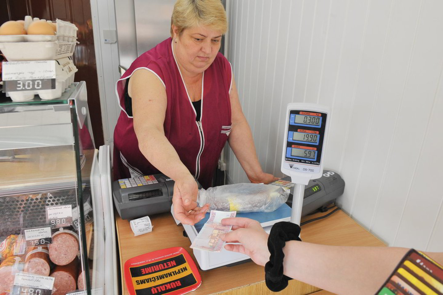Nuo gegužės kasos aparatus privalės naudoti ne tik prekeiviai maisto produktais.