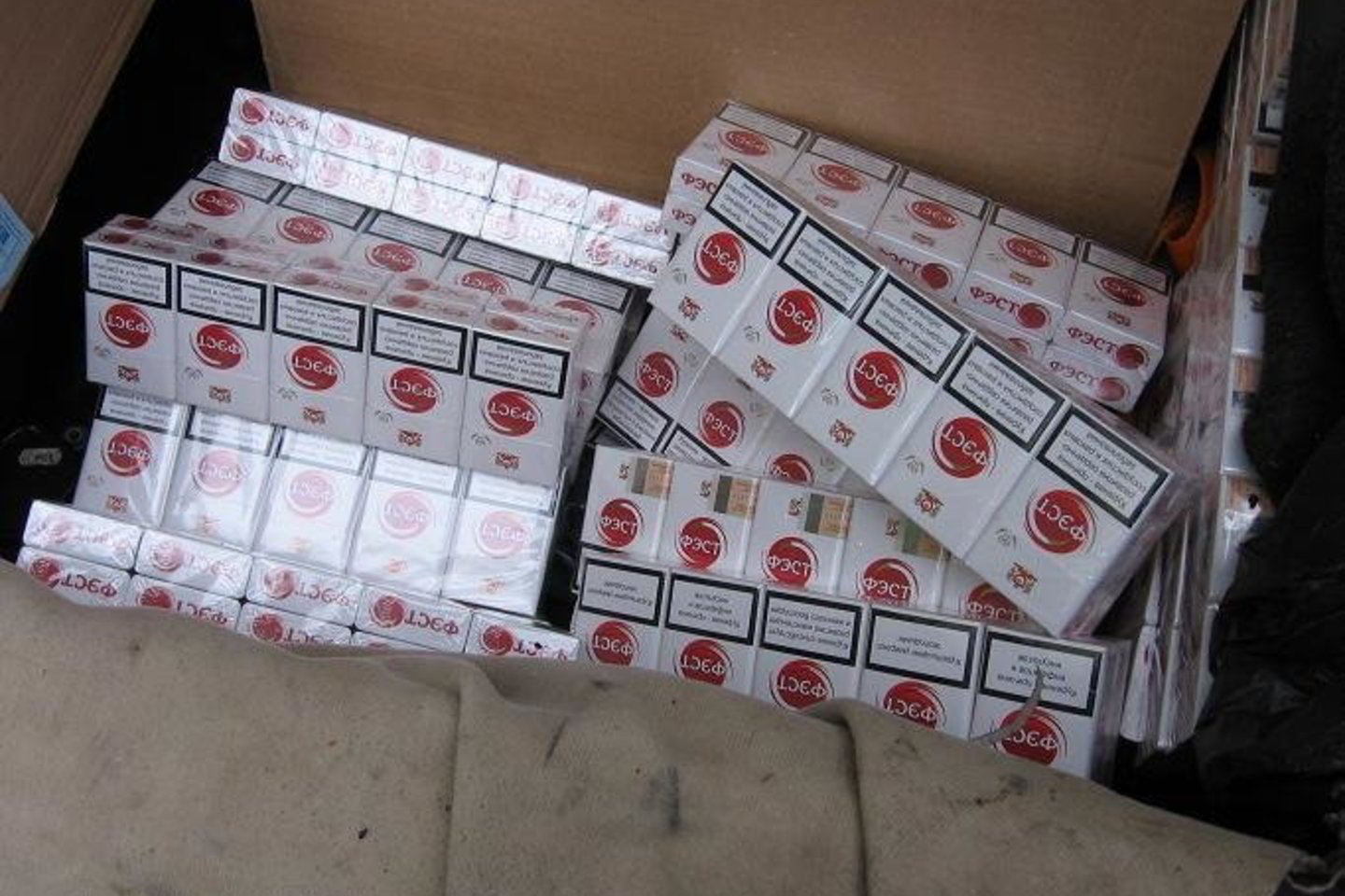 Per parą pasieniečiams įkliuvo keturi kontrabandines cigaretes gabenę žmonės.