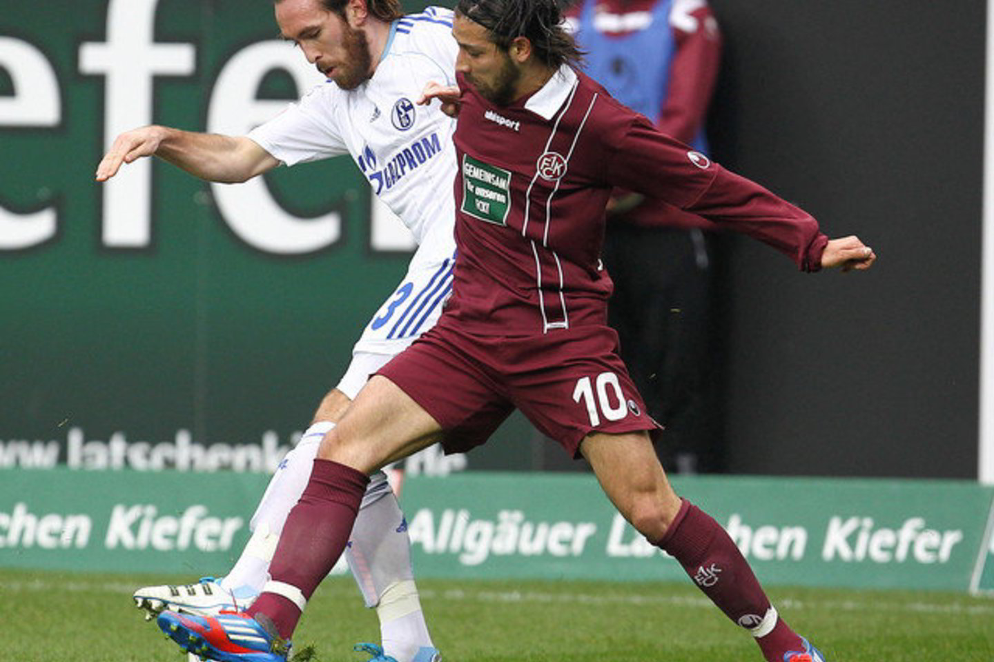 „Schalke” 4:1 įveikė „Kaiserslautern” klubą.