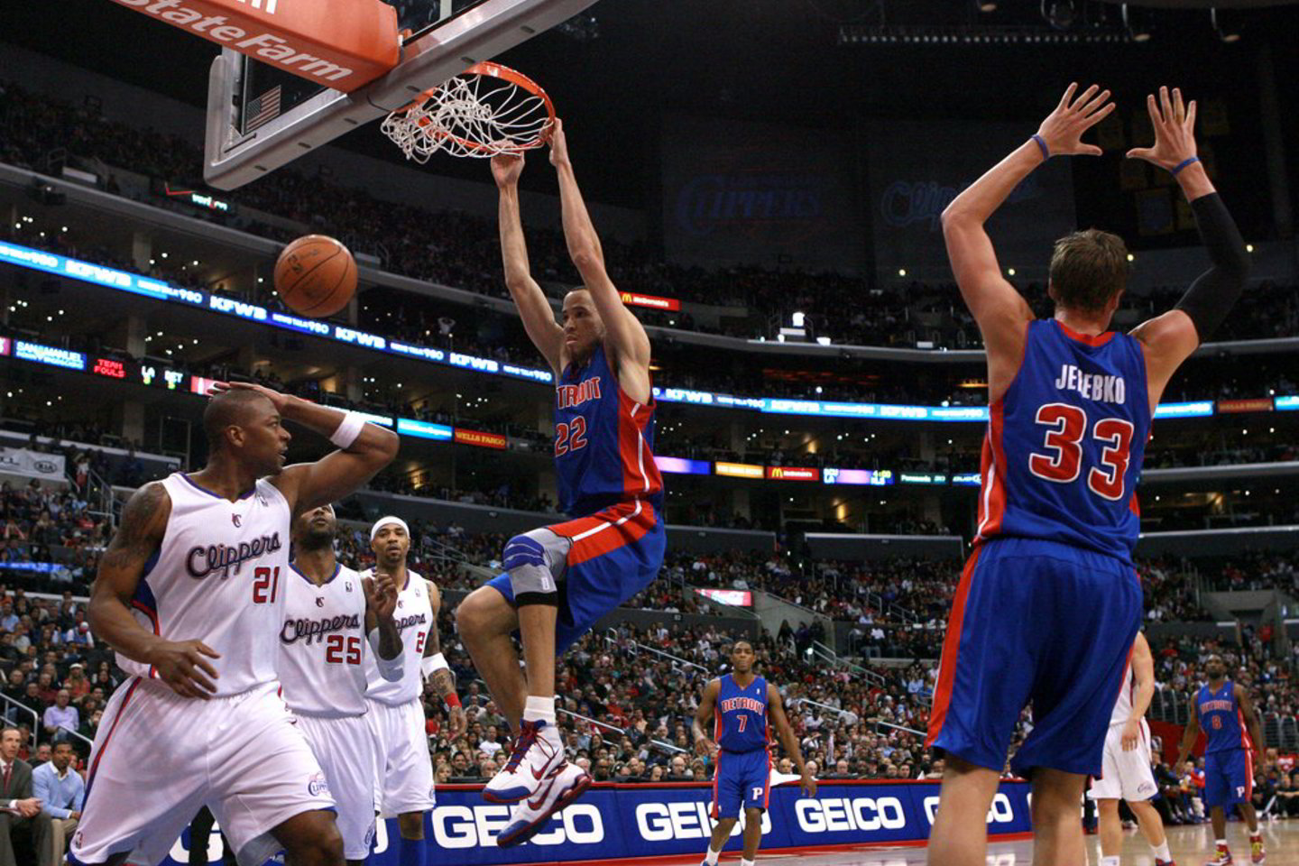 Sunkią, bet pelnytą pergalę pelnė „Los Angeles Clippers“ krepšininkai, namuose 87:83 po pratęsimo palaužę „Detroit Pistons“ komandą.