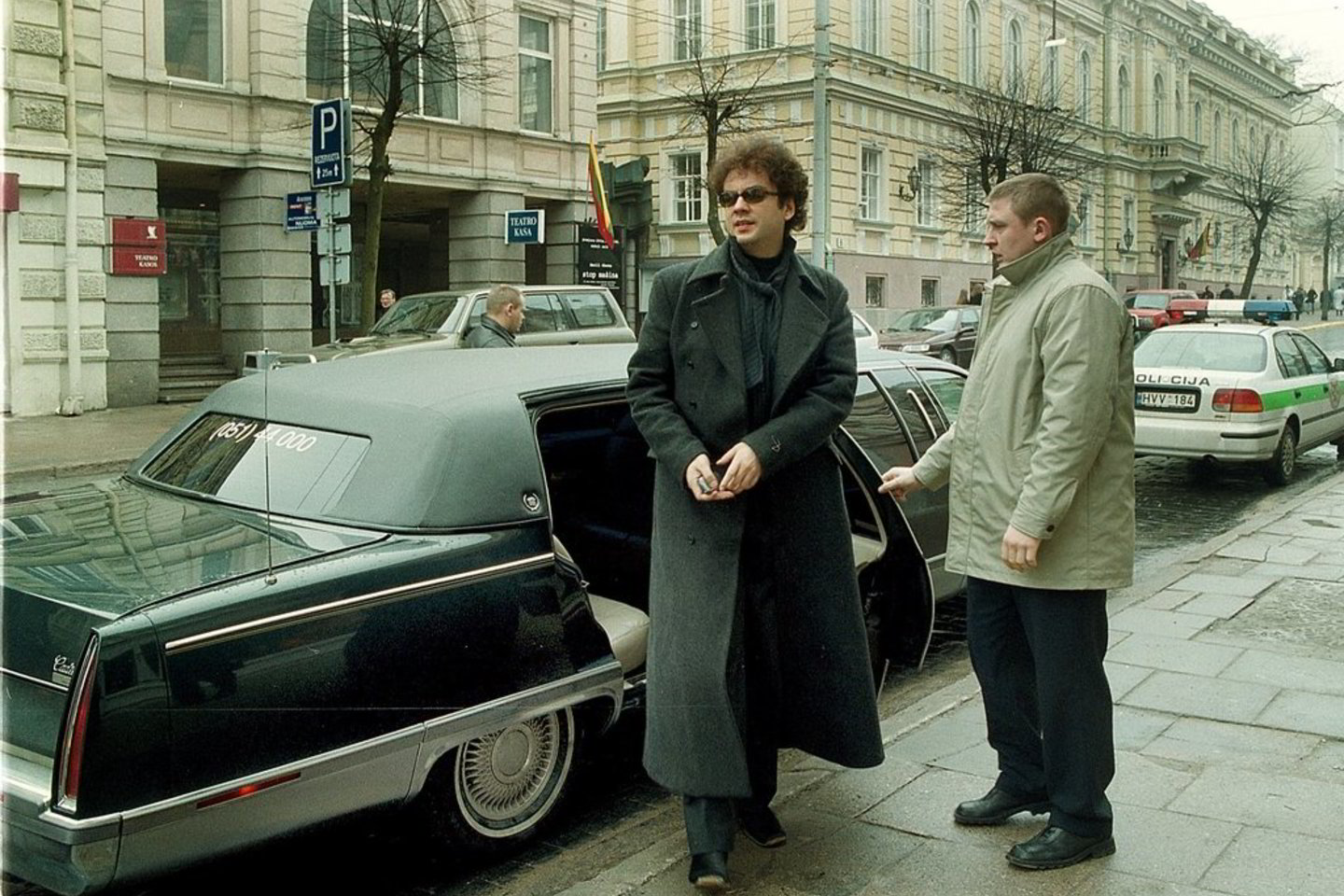 2001-aisiais lankydamasis Vilniuje atlikėjas atrodė kukliau.