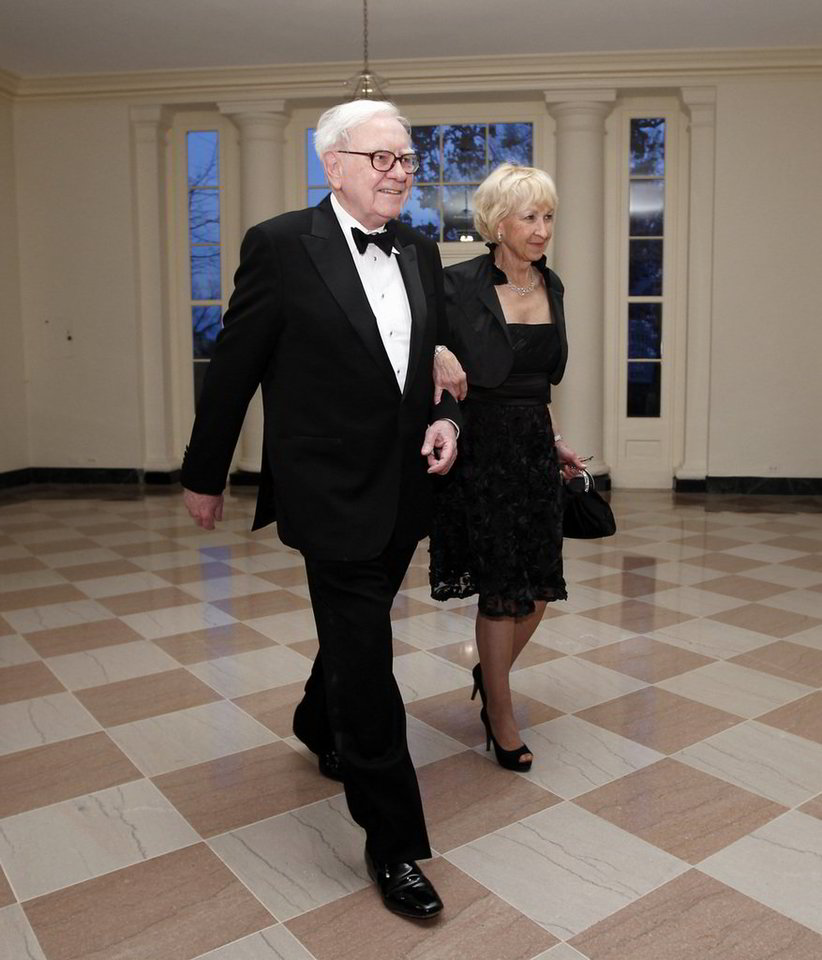 Anot W. Buffetto, reikia padidinti mokesčius daugiau nei 1 mln. JAV dolerių per metus uždirbantiems amerikiečiams.