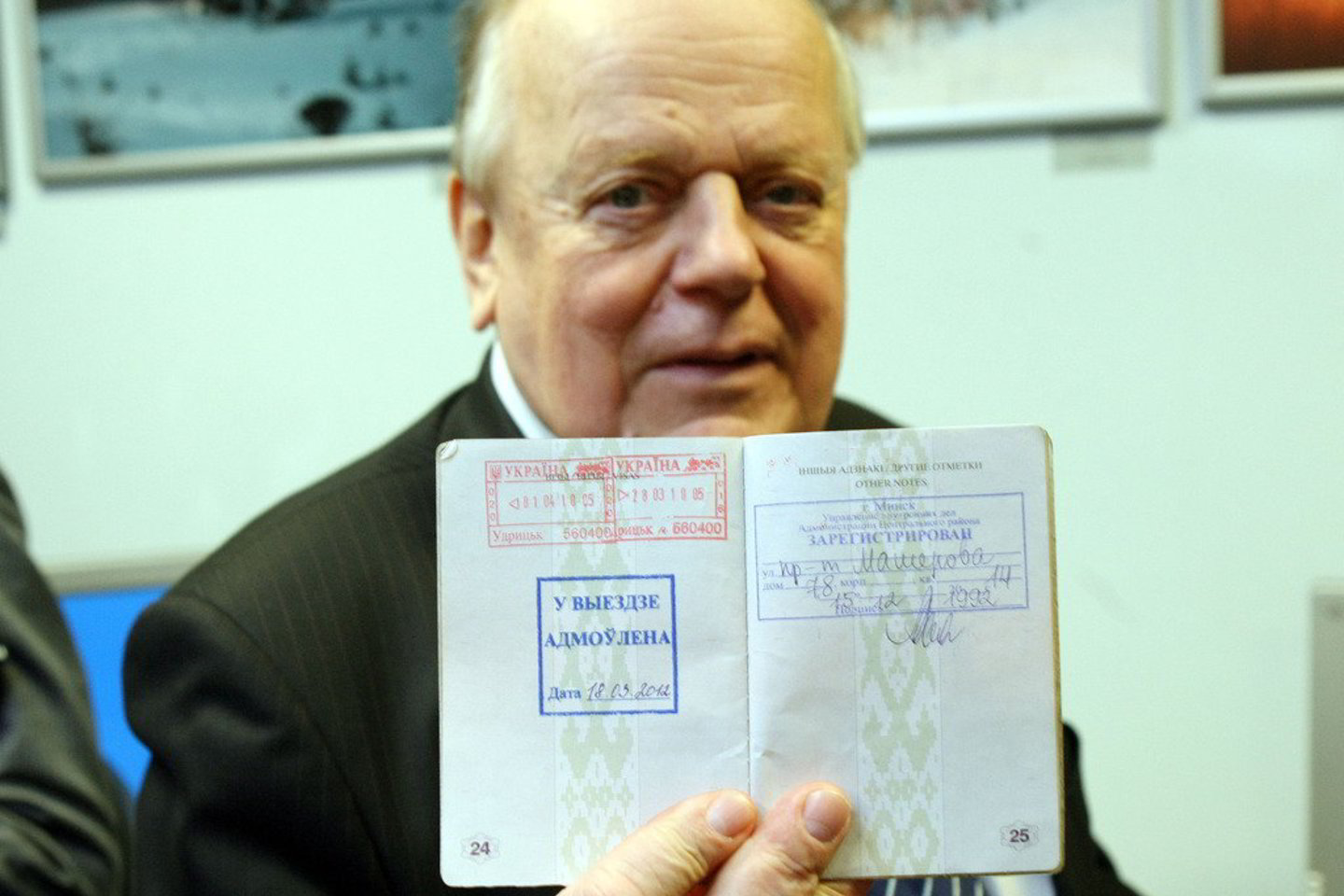 S. Šuškevičius pasakojo, kad antspaudą apie išvykimo ribojimą į jo pasą sekmadienį įdėjo eilinis pasienietis ties Gudogais ir išsodino iš traukinio.