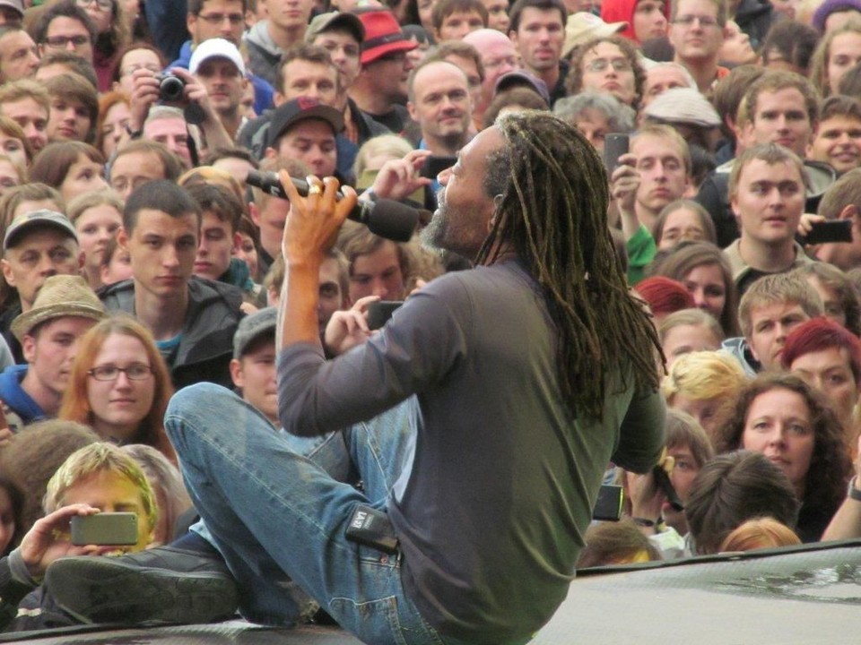 Žiniasklaida apie naująją B. McFerrino programą: „Atrodo, lyg klausytumeis viso orkestro, kunkuliuojančio vieno žmogaus kūne“