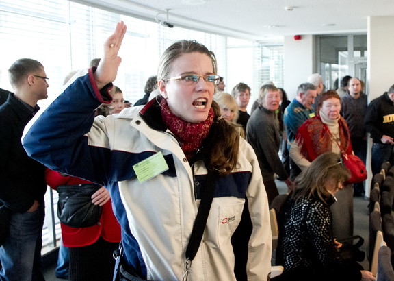 Bausmė už padegtą meilužį pribloškė isterišką N.Venckienės gerbėją
