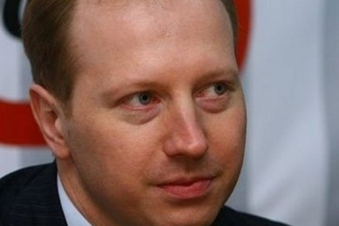 Teigiama, kad gyvas po pasikėsinimo likęs S. Diadečka dairosi šalies užsienyje, kur galėtų paprašyti politinio prieglobsčio.