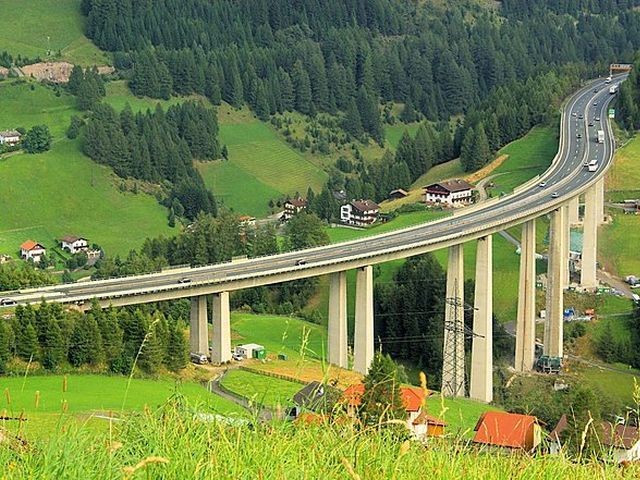 Pasaulį pakeitę tiltai stulbina grožiu ir išmone (I)