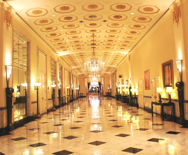 Legendinio viešbučio šlovę primena tik išblukęs auksas