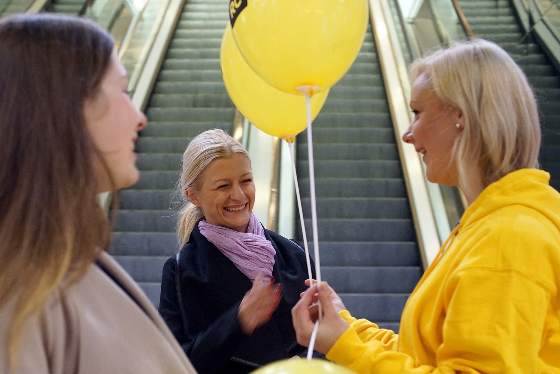 Radijo laidų vedėjai prekybos centre skleidė gerą nuotaiką