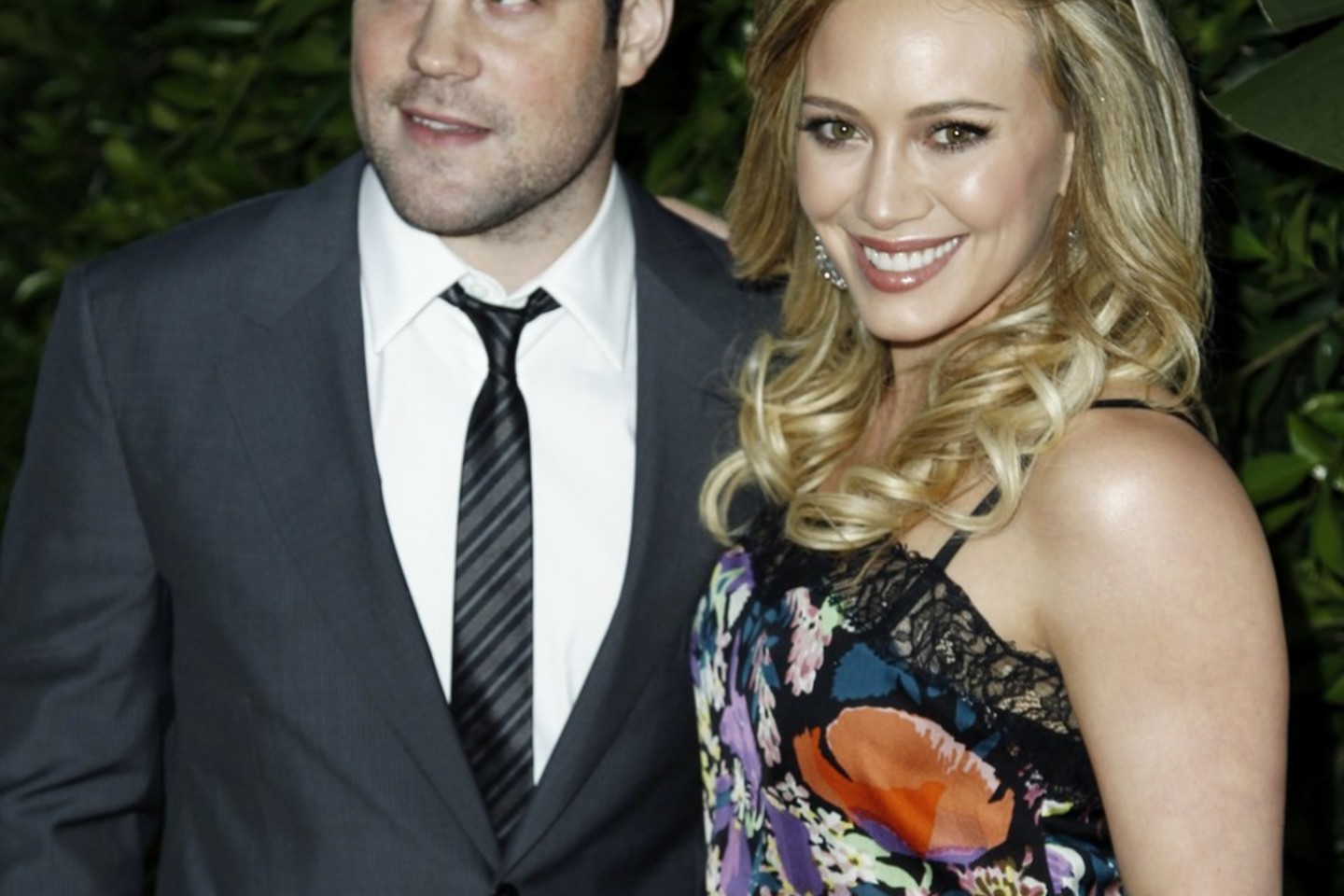 Aktorė ir dainininkė Hilary Duff, kuri yra ištekėjusi už buvusio ledo ritulininko Mike'o Comrie, pagimdė sūnų.