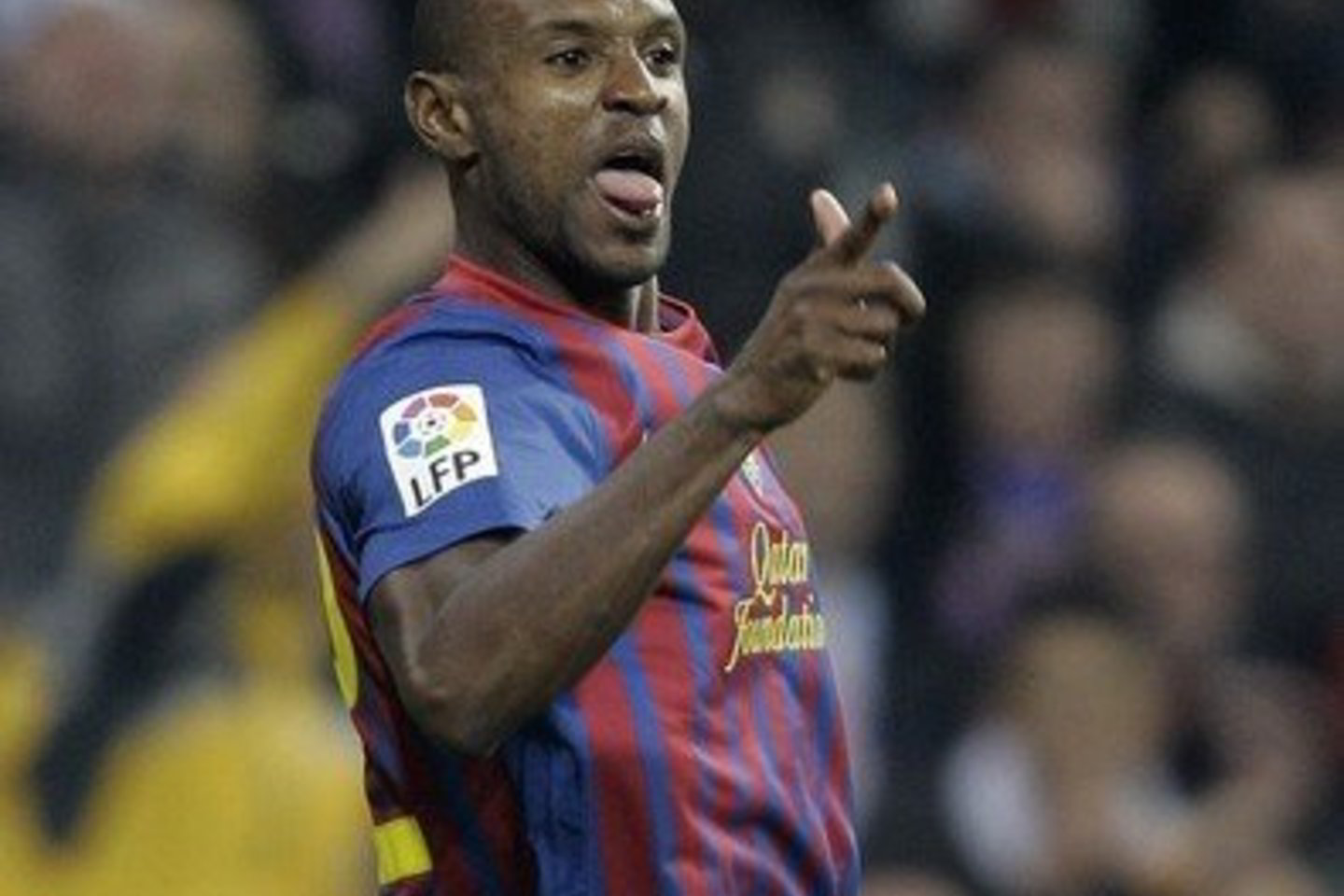 2011-2012 metų sezone „Barcelona“ gynėjas jau nerungtyniaus, o taip pat praleis vasarą Lenkijoje bei Ukrainoje vyksiantį Europos futbolo čempionatą.