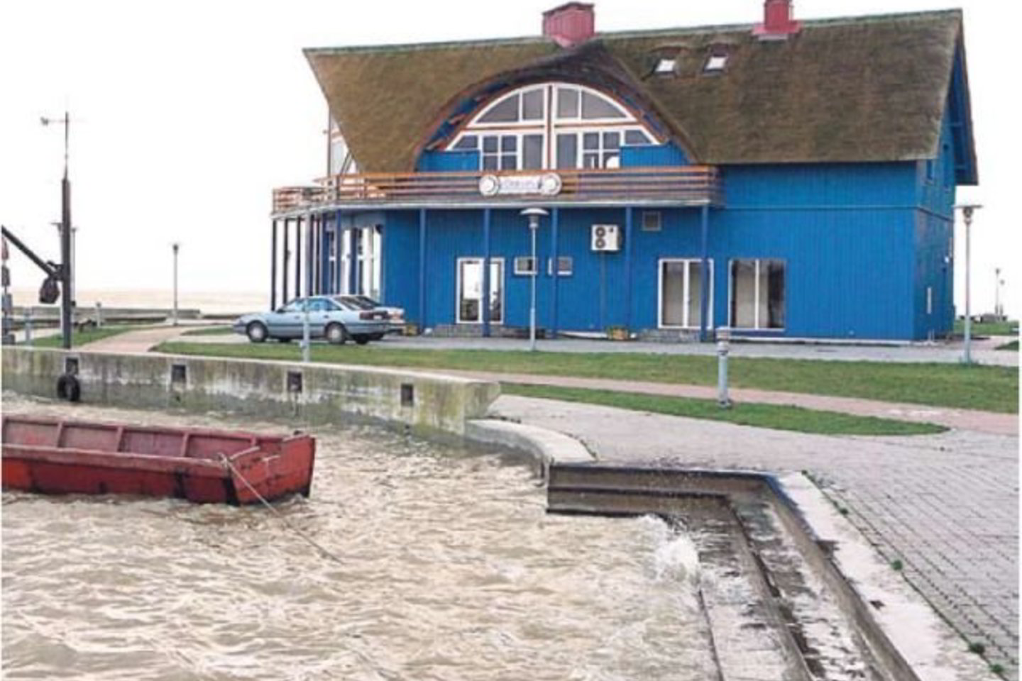 Nutarta nugriauti ne tik šį restoraną ant Kuršių marių kranto, bet ir šalia esančius gyvenamuosius namus.