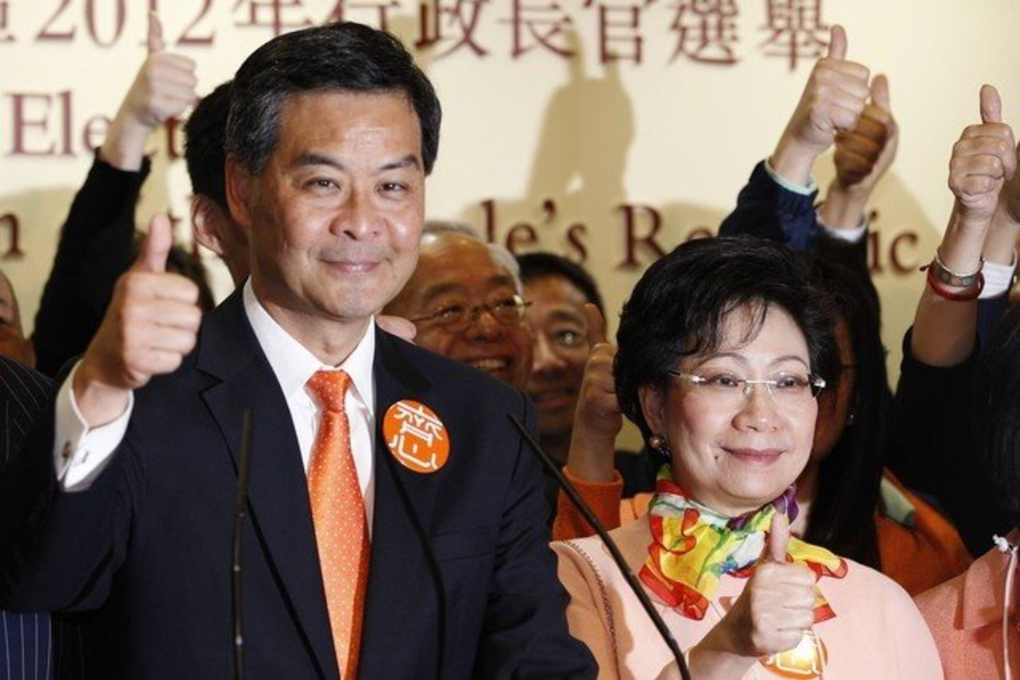 57 metų Leung Chun-yingas laimėjo 689 balsus 1,2 tūkst. narių komitete.