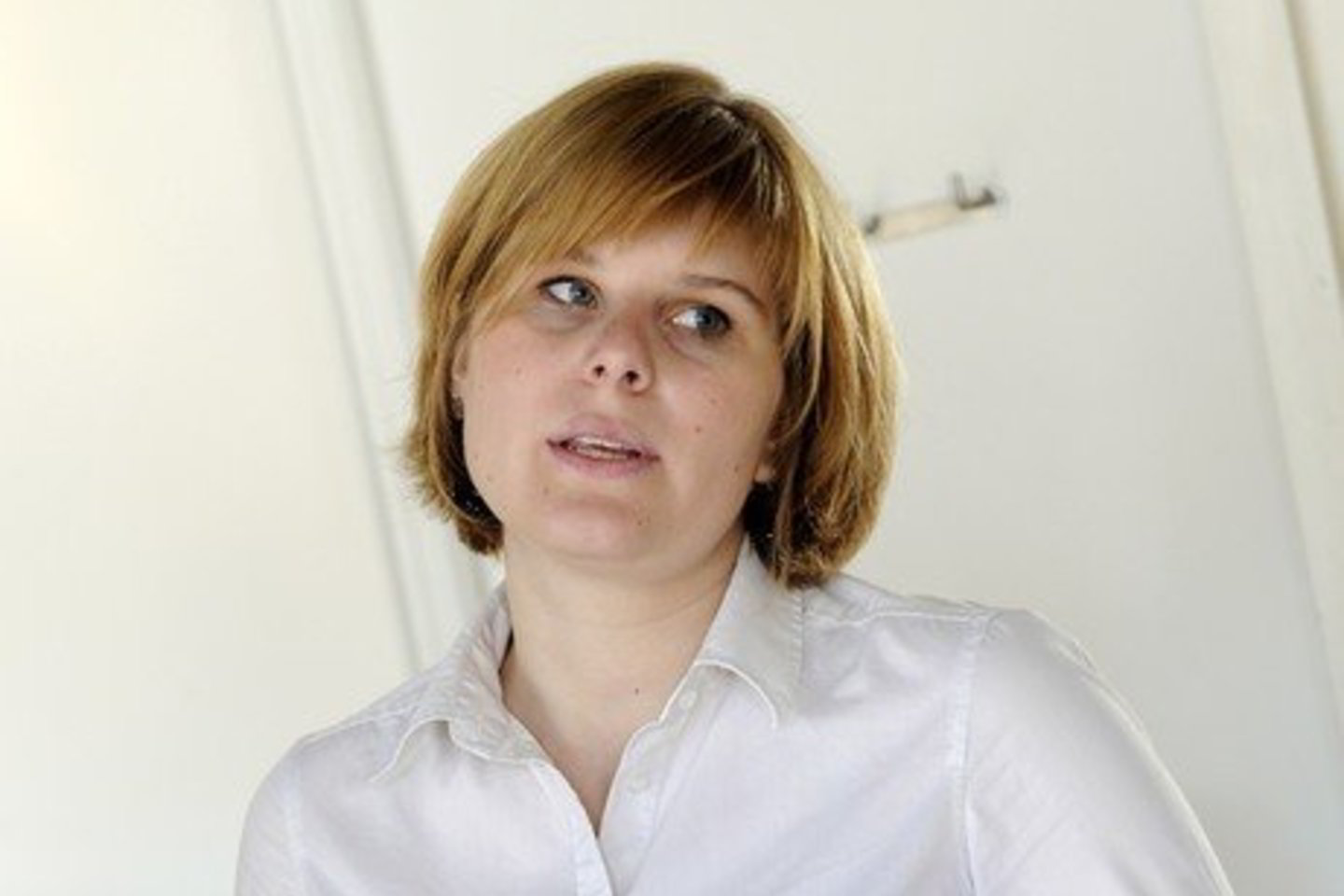 „Dažniausiai maistą labdarai dovanojo apsipirkti atvykusios šeimos, - sakė D. Žebrauskaitė. - Paprastai žmonės aukojo vieną-du maisto produktus, bet buvo ir pilną vežimėlį maisto „Maisto banko“ savanoriams atstūmusių geradarių.“
