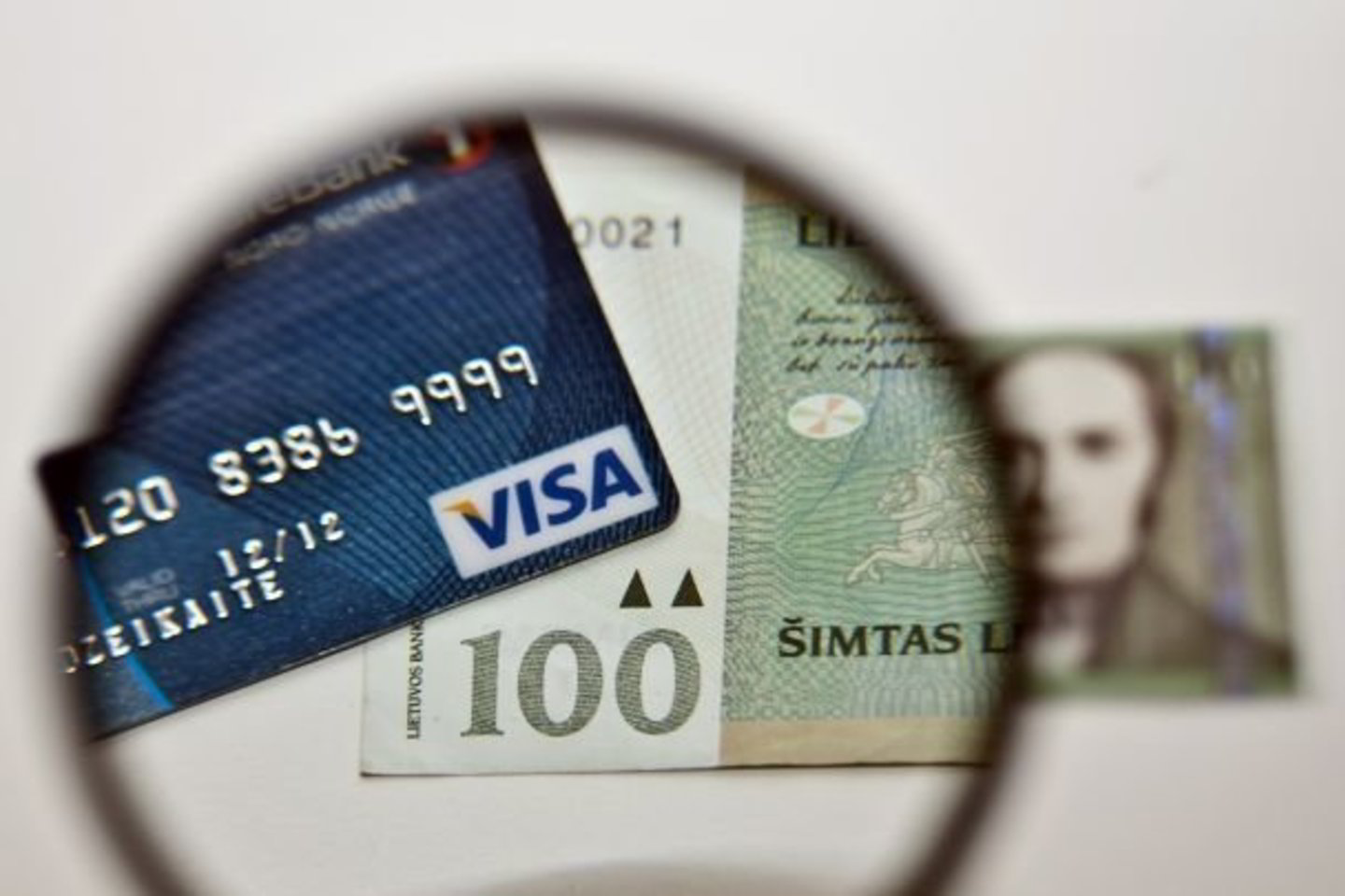 Greitais pinigais susigundę žmonės jau skolingi 170 mln. litų.