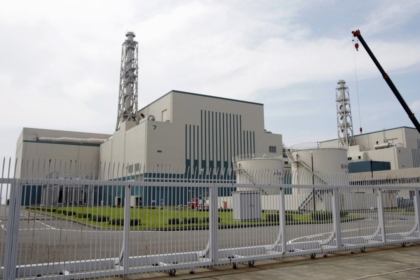 Fukušimos jėgainės operatorės kompanija „Tokyo Electric Power“ sustabdė savo paskutinį veikiantį reaktorių Niagatos prefektūroje.