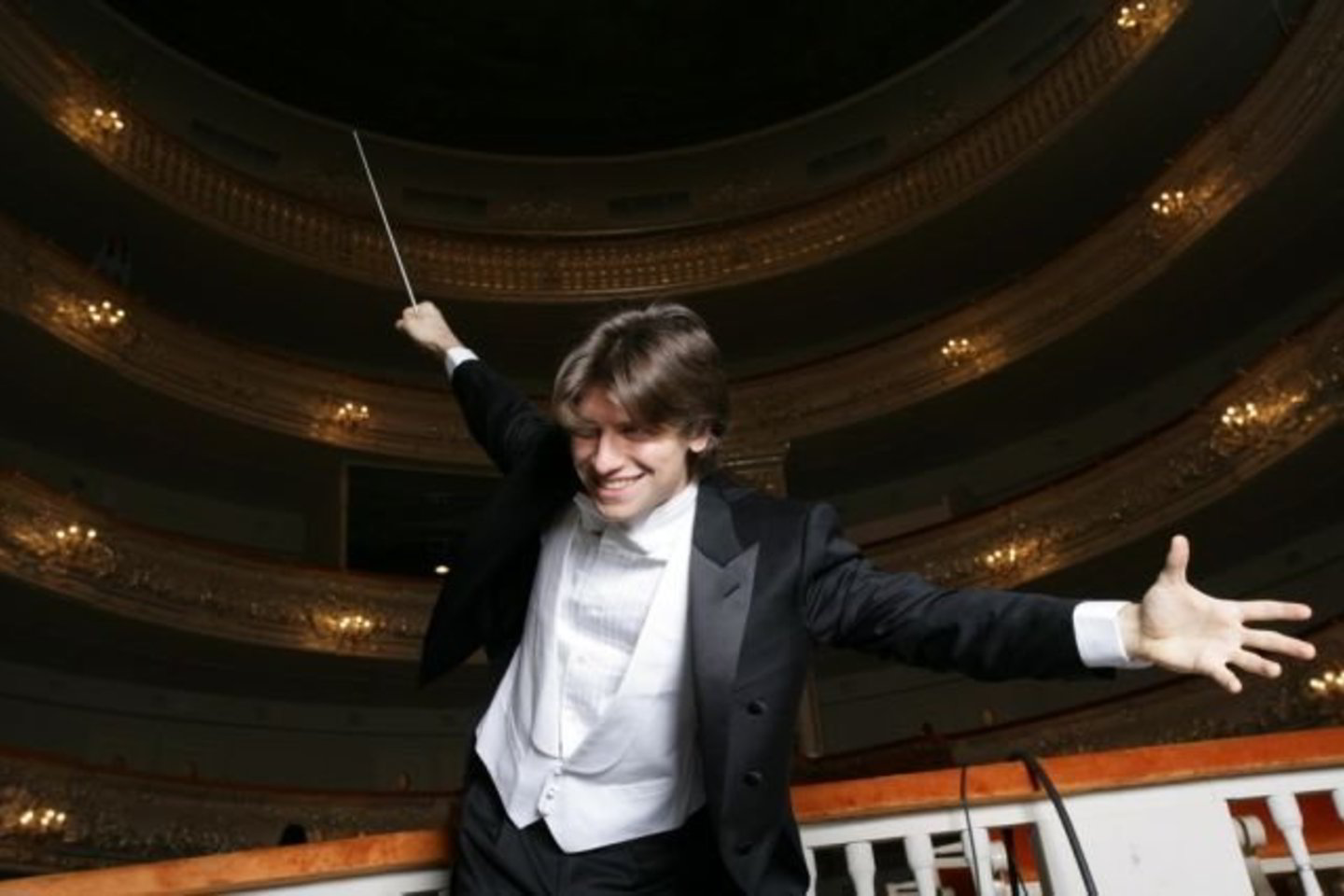 2010 m. spalį įvyko Daniele Rustioni debiutas Milano „La Scala“ teatre, o šių metų spalį čia jis diriguos G. Puccini „Bohemą“.