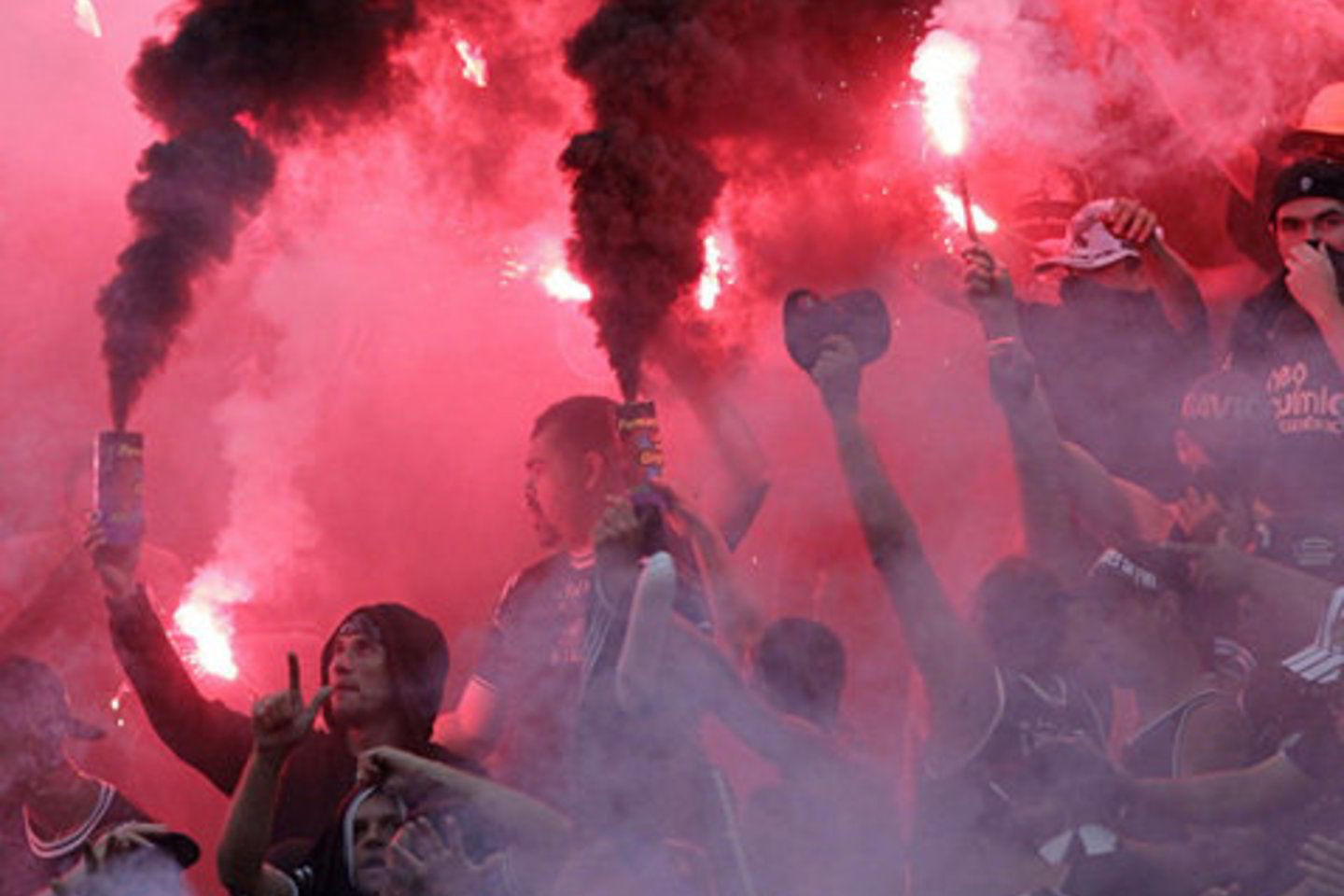 „Corinthians“ sirgaliai iš pasalų užpuolė į jų miestą atvykusius „Palmeiras“ gerbėjus.