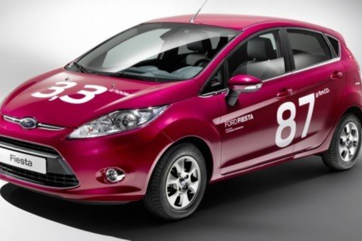 „Fiesta ECOnetic“ su 1,6 litro TDCi dyzeliniu varikliu naudoja tik 3,3 litro dyzelino 100 kilometrų kelio ir į aplinką išmeta vos 87 gramus CO2.