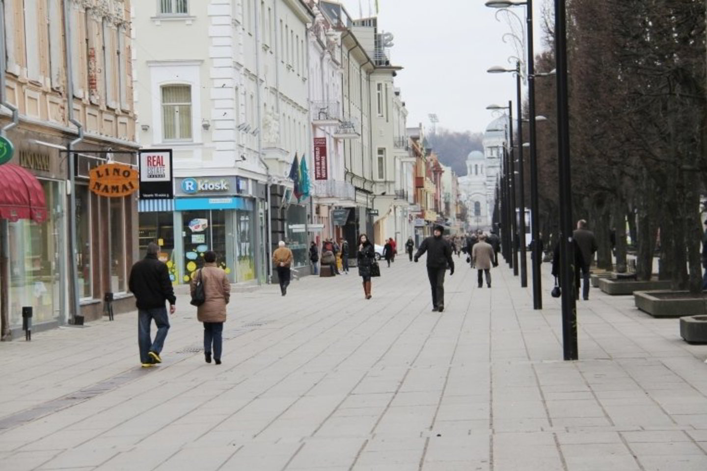 Laisvės alėjoje šių metų pradžioje duris atvėrė vyriškų drabužių salonas, ekologiškus maisto produktus bei kosmetiką siūlanti parduotuvė, įvairiais kepiniais prekiaujanti kepyklėlė bei dovanų salonas.