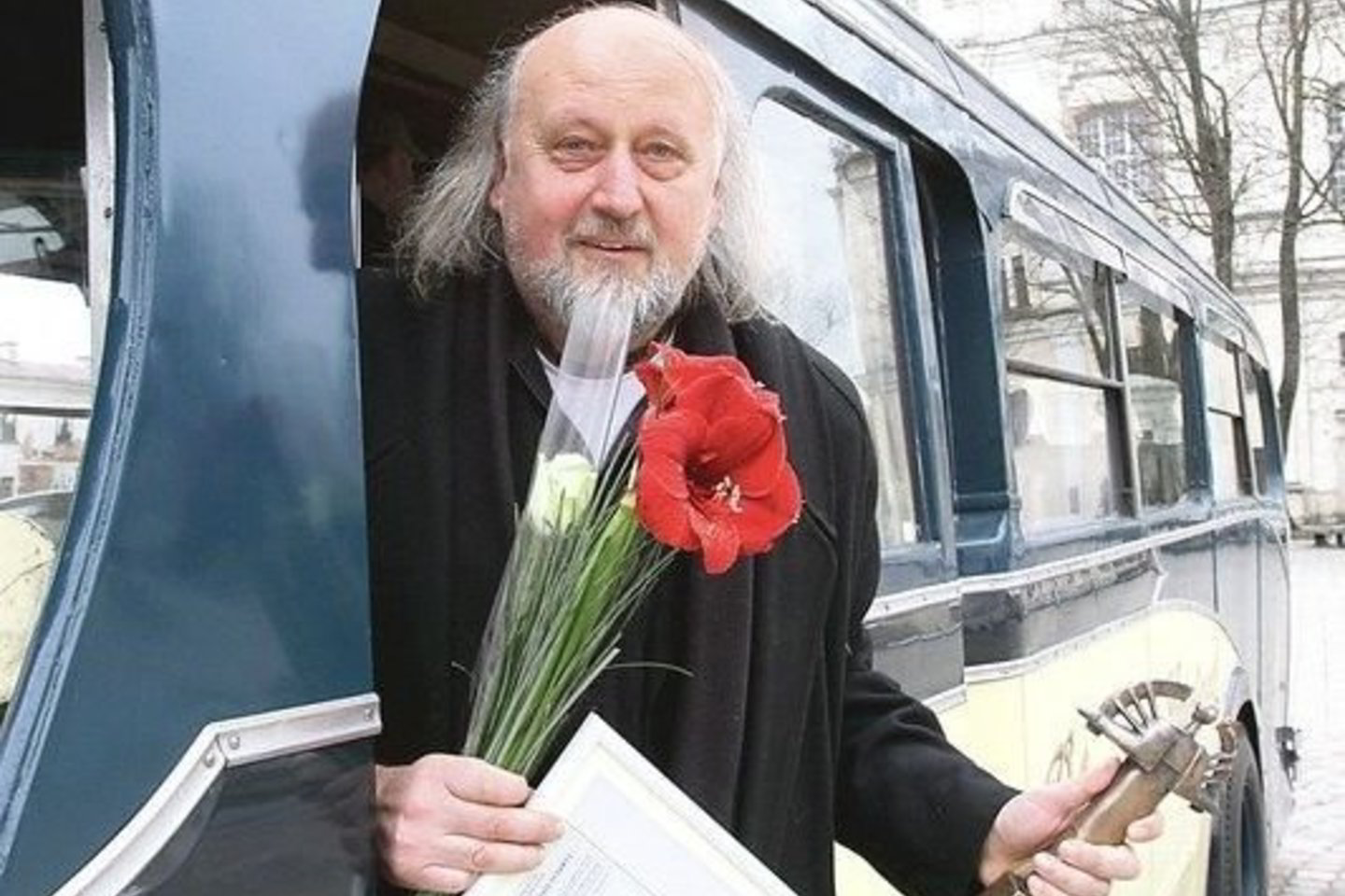 „Fortūnos” prizą gavęs režisierius G. Padegimas ir kiti laureatai į šventės pokylį „Žalgirio” sporto arenoje išvežti antikvariniu anglišku autobusu.