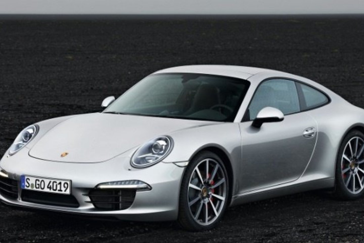 Tik praėjusį rudenį rinkoje debiutavęs septintos kartos „Porsche 911“ jau turi techninių problemų.