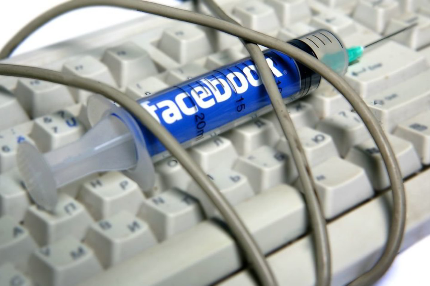 Netgi mirdama taivanietė norėjo susirašinėti "Facebook".