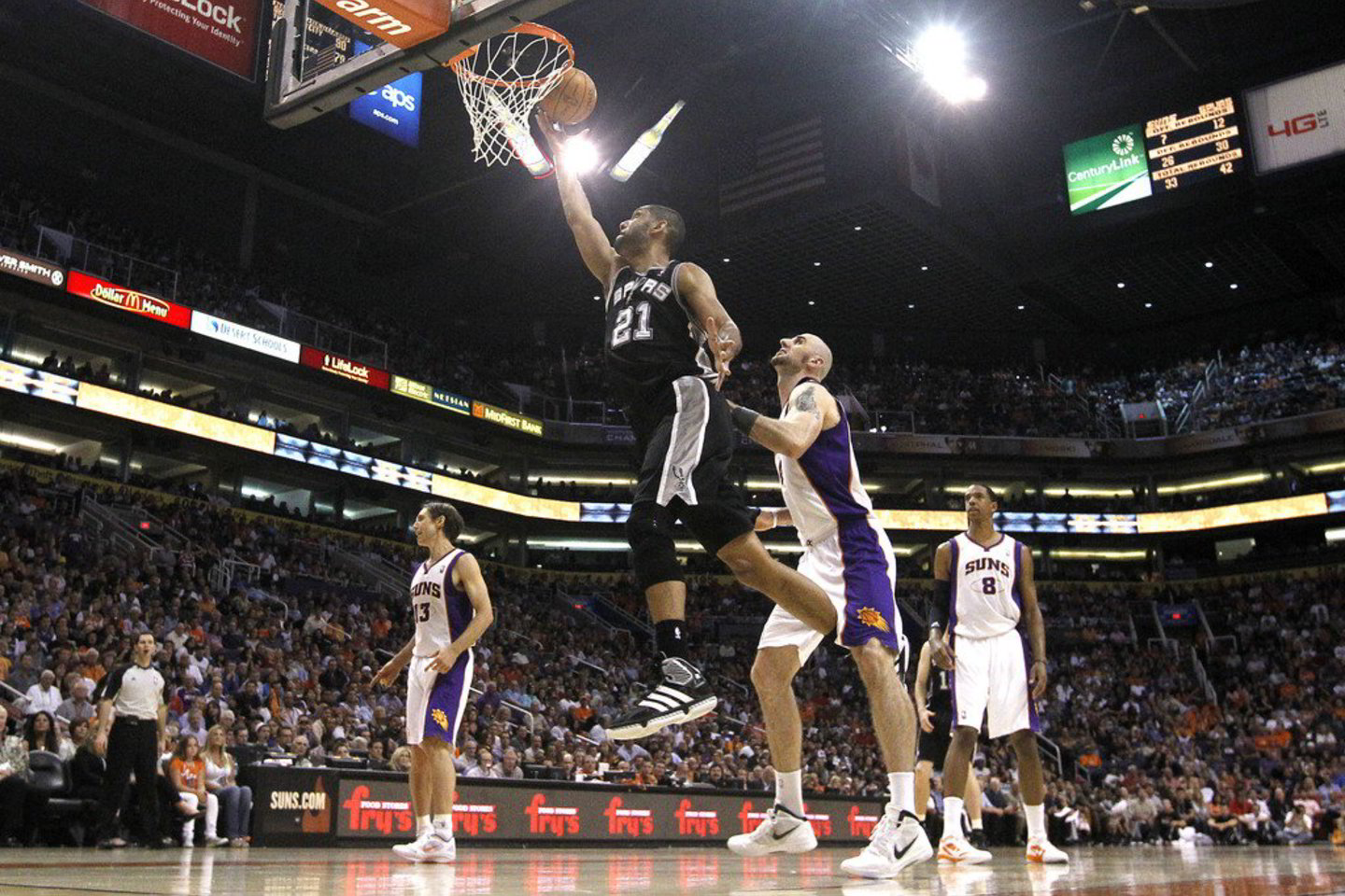 Penktą pergalę iš eilės ir 34-ąją NBA čempionate pasiekė „San Antonio Spurs“ ekipa, išvykoje 107:100 (29:28, 33:29, 22:26, 23:17) palaužusi „Phoenix Suns“ komandą.