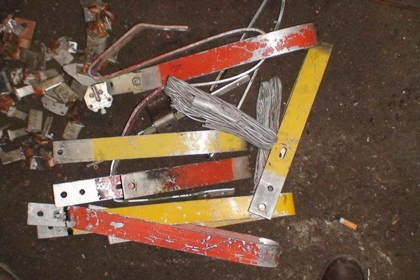 Netauriųjų metalų laužo supirkimo aikštelėje esančiame sandėlyje pareigūnai aptiko 407 kg įvairių skerspjūvių neizoliuotų aliuminio laidų ir kitų metalų.