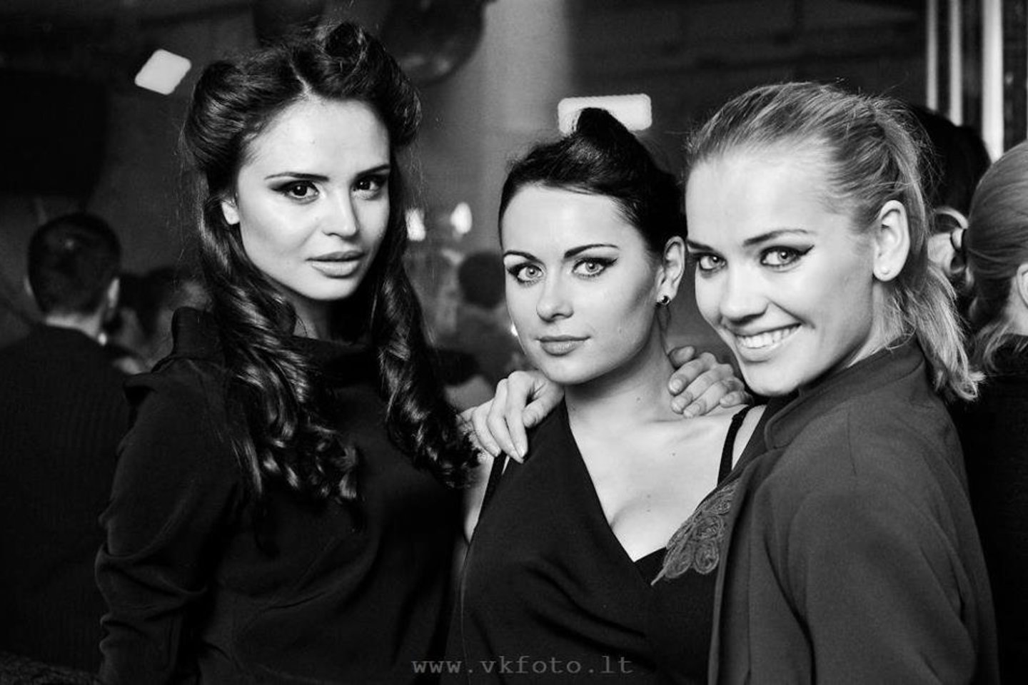 Prieš kelias savaites merginų grupę „Pinup Girls“ papildė nauja narė – buvusi „mokinukė“ Simona Šermukšnytė.